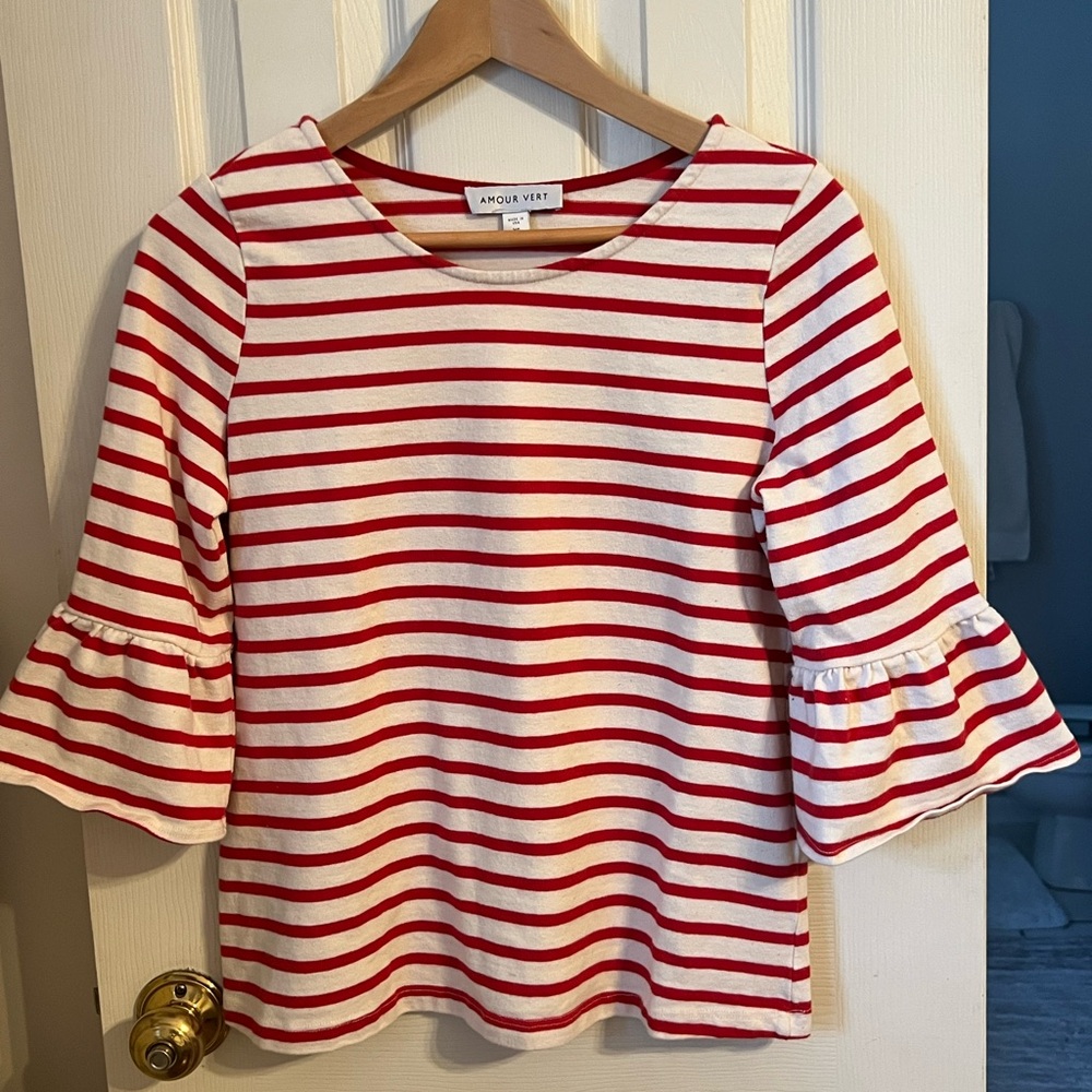 Amour Vert red/cream top